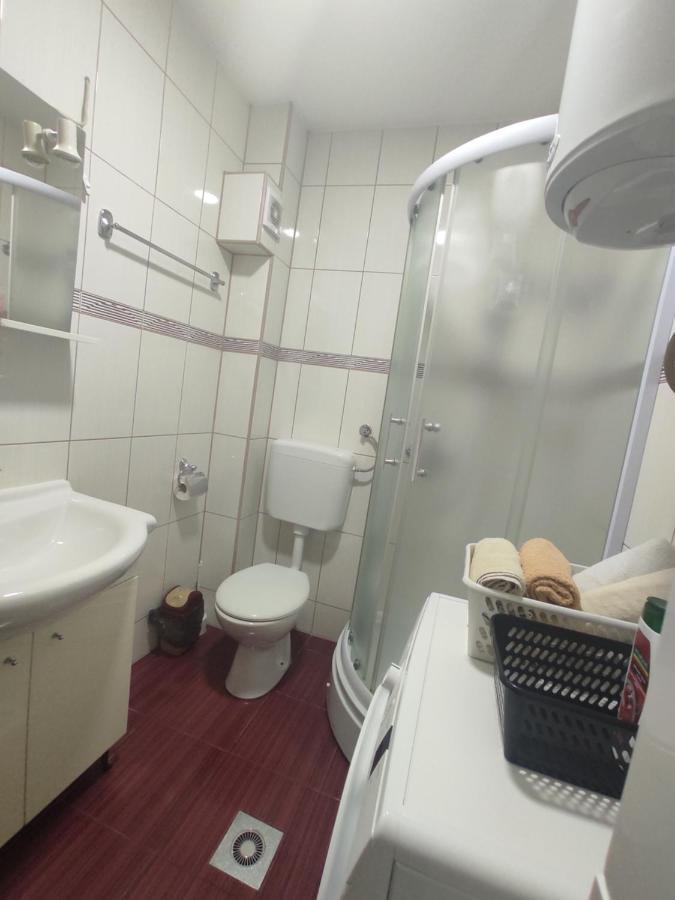 Studio Apartman Lukavica SJJ Exterior foto